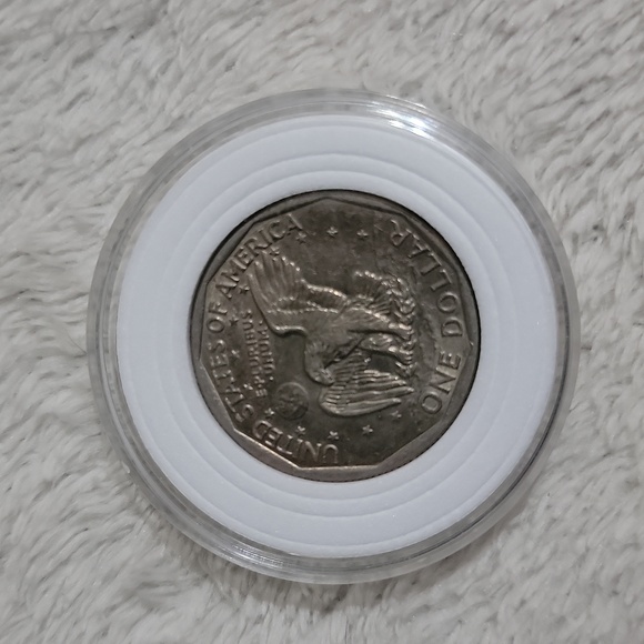 1979 P Susan B Anthony Dollar Coin - Picture 2 of 2